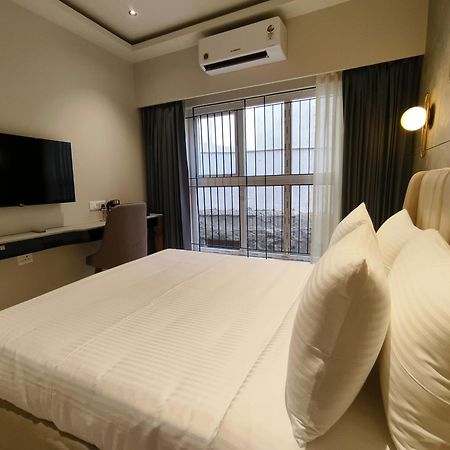 Olive Hotel Le Opera By Embassy Group Bangalore Esterno foto