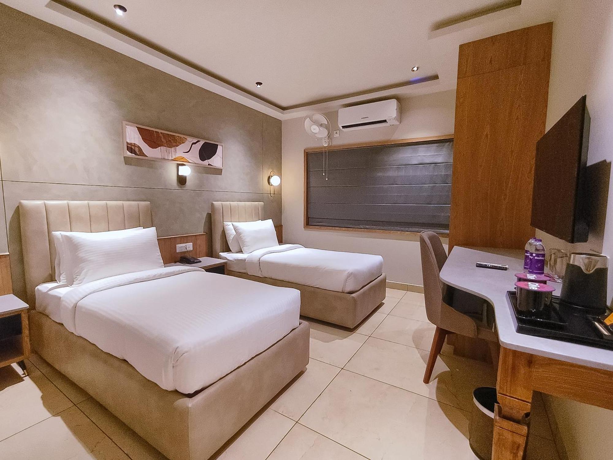 Olive Hotel Le Opera By Embassy Group Bangalore Esterno foto