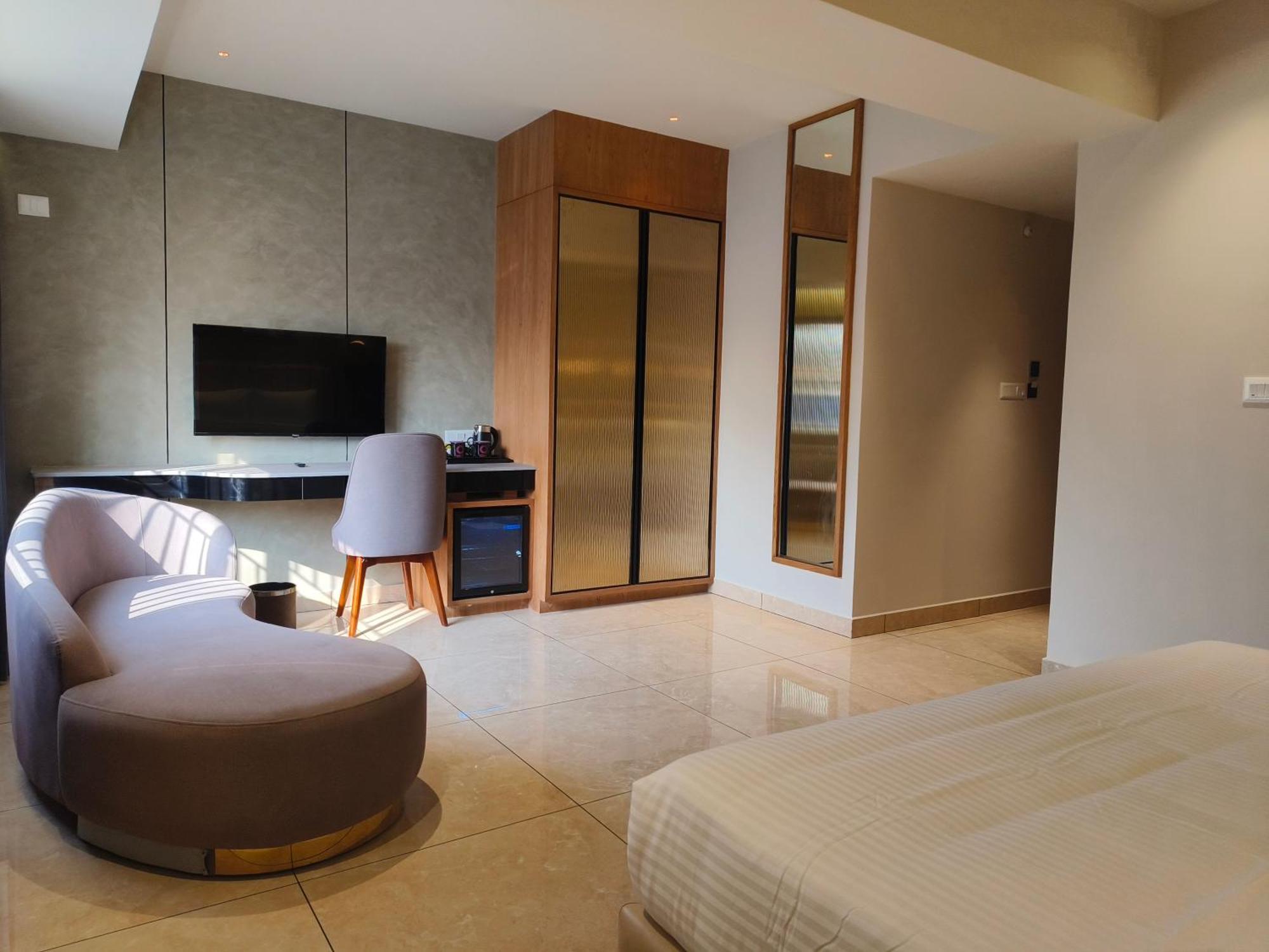 Olive Hotel Le Opera By Embassy Group Bangalore Esterno foto