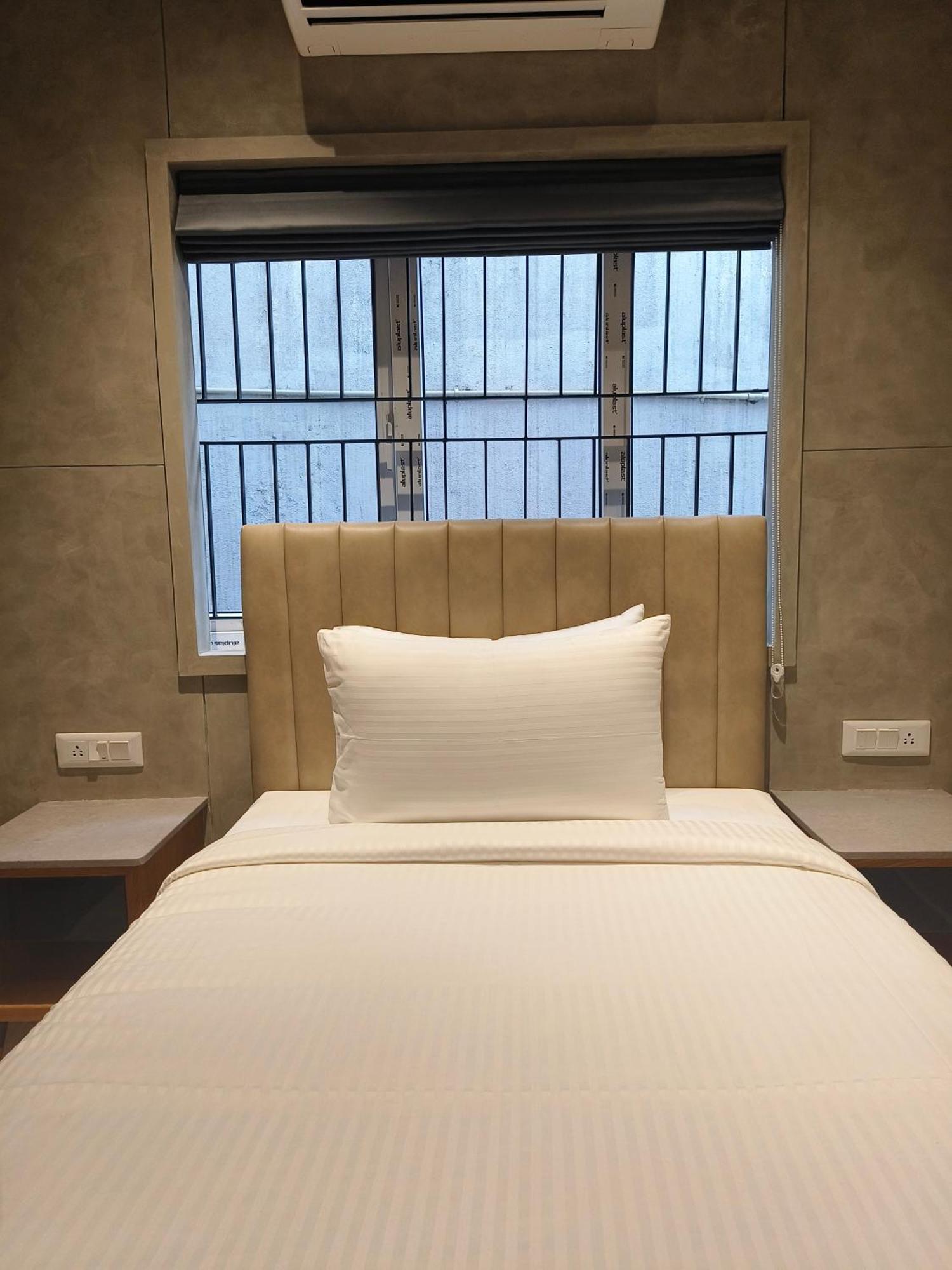 Olive Hotel Le Opera By Embassy Group Bangalore Esterno foto